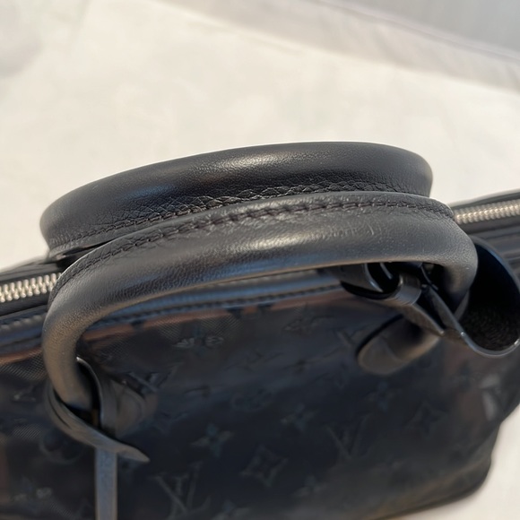 Louis Vuitton Monogram Transparence Lockit - Picture 8 of 16